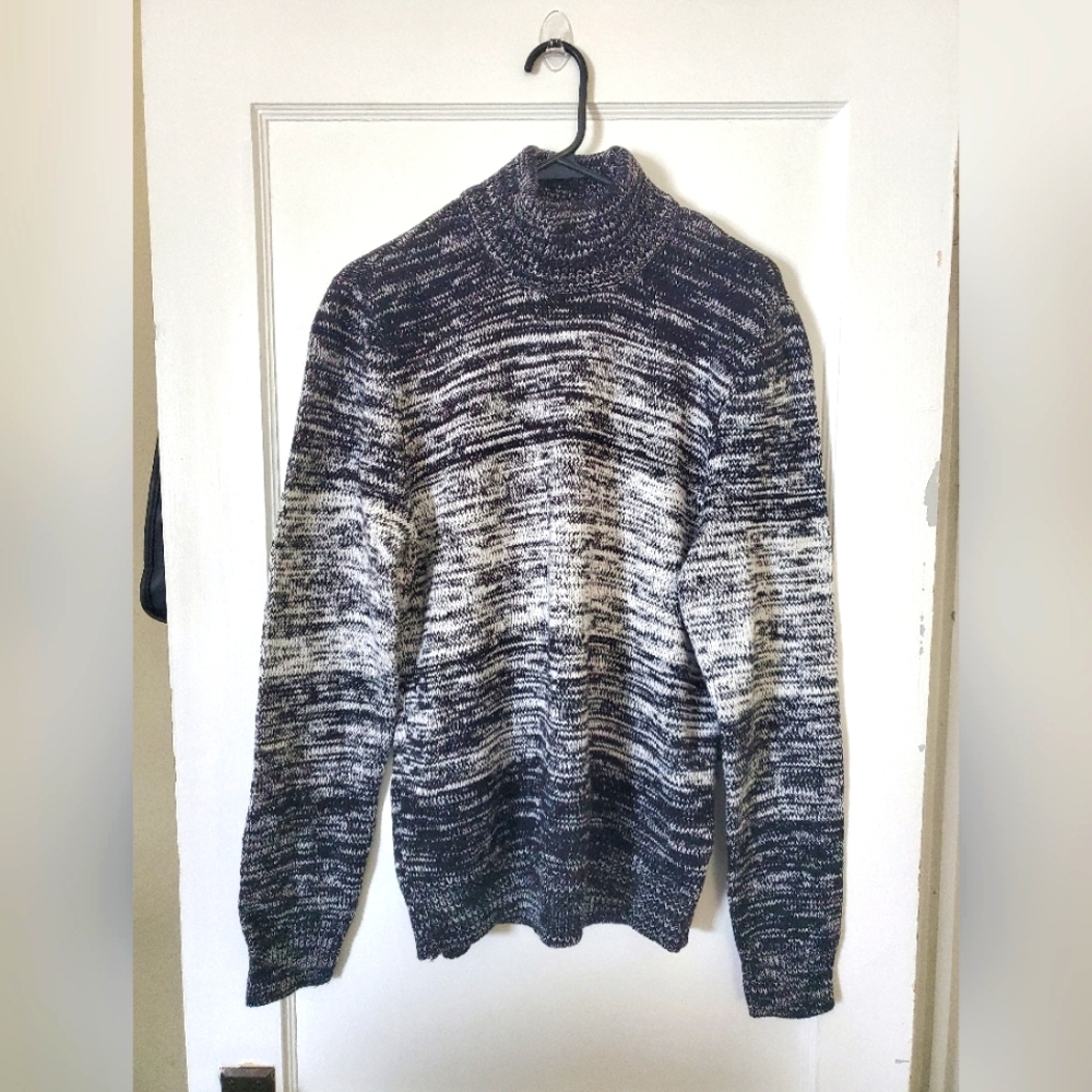 T-NECK SWEATER